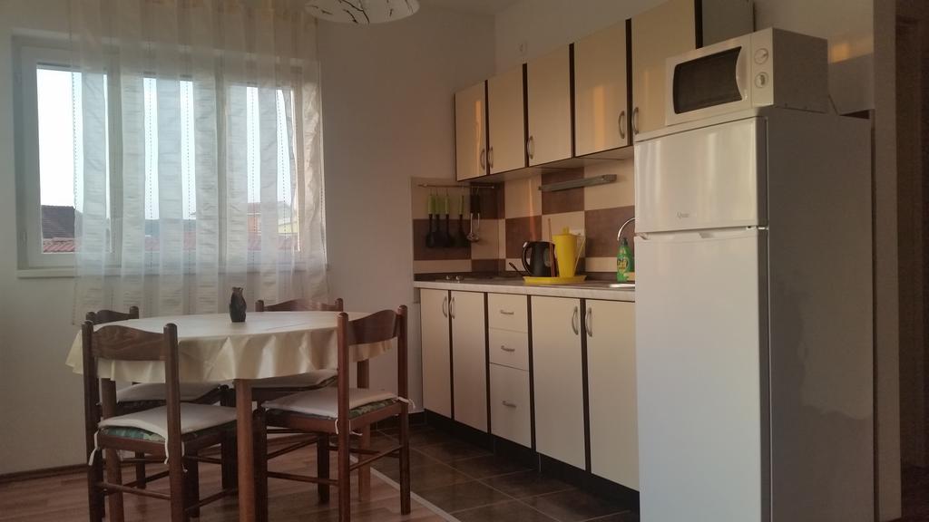 Apartments Dano Sukošan Habitación foto